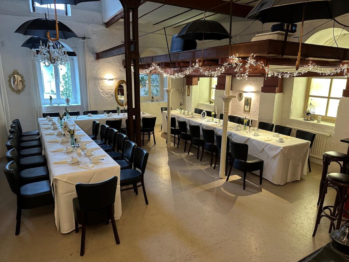 Hotel Restaurant Gruener Baum Und Altes Tor Bad Waldsee Exterior photo